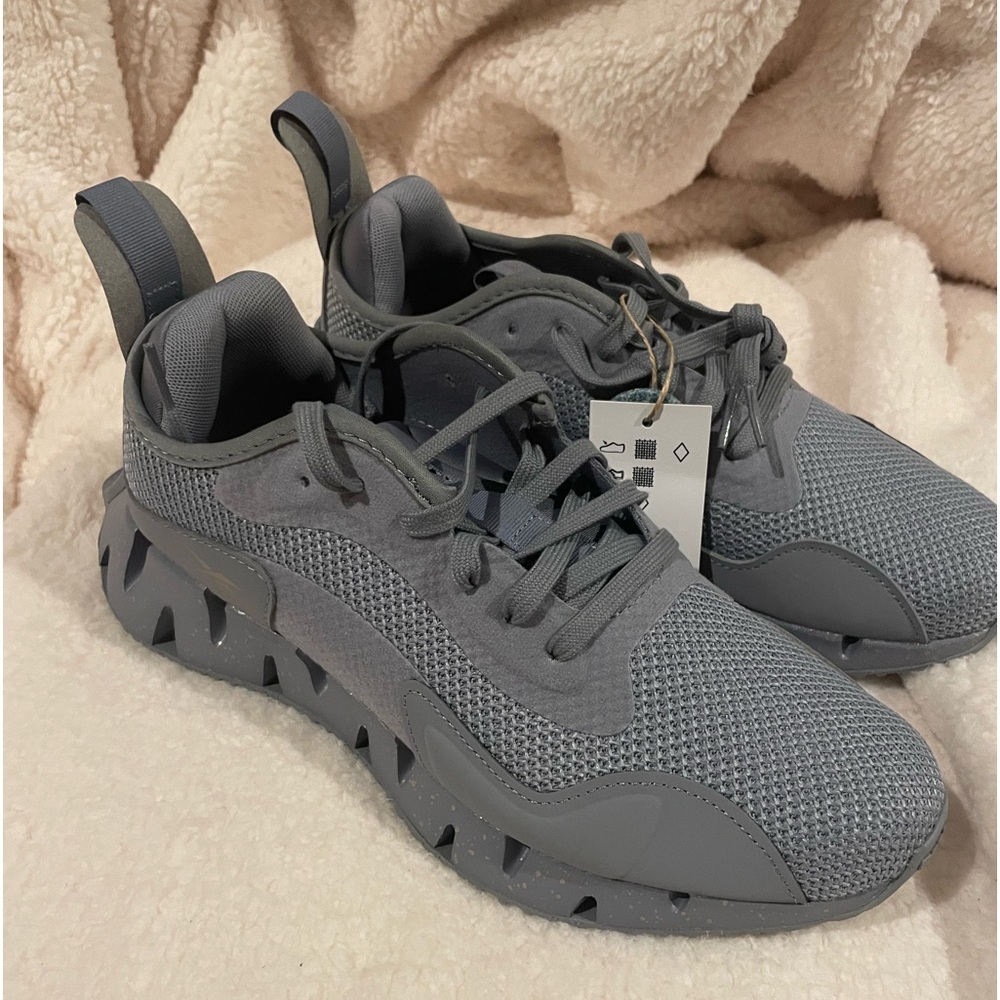 NIB Reebok zig dynamica gray size 10